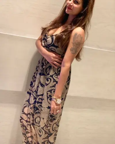 Mauranipur Escort
